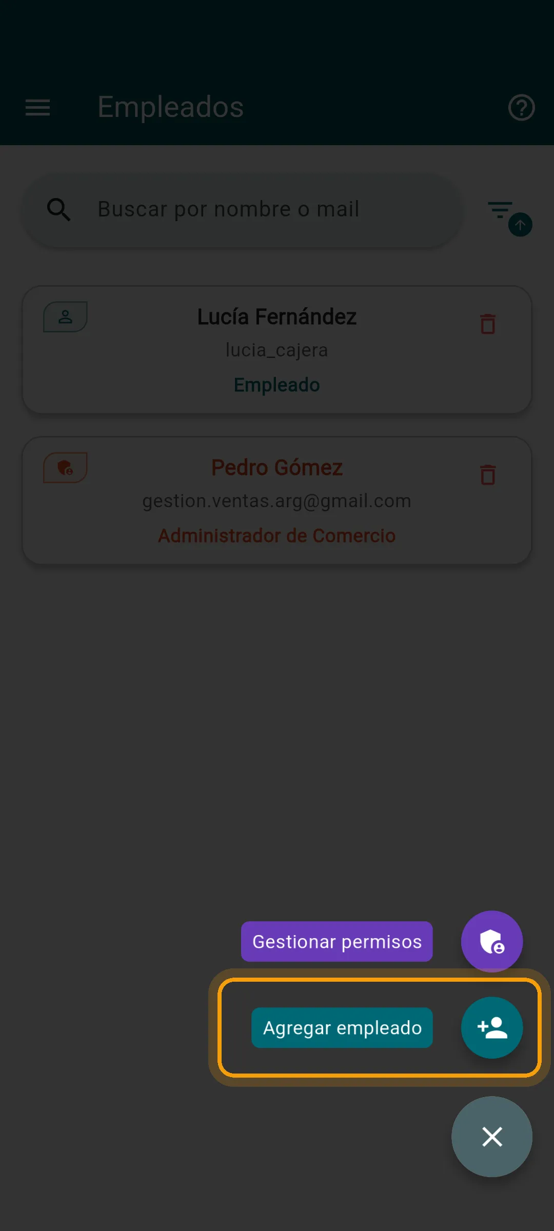 Menú de acciones con Agregar empleado y Gestionar permisos